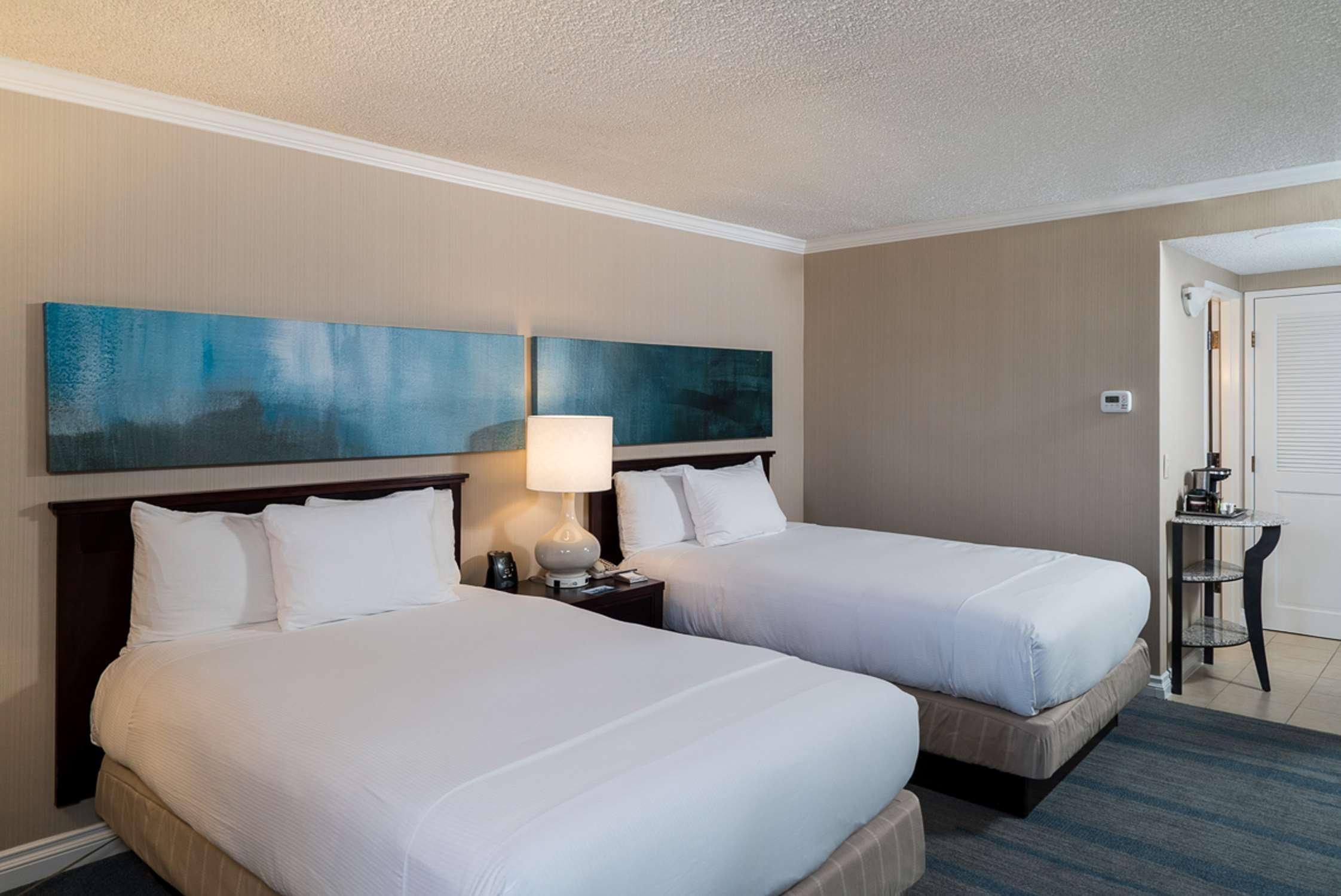 Отель Hilton Irvine/Orange County Airport Экстерьер фото