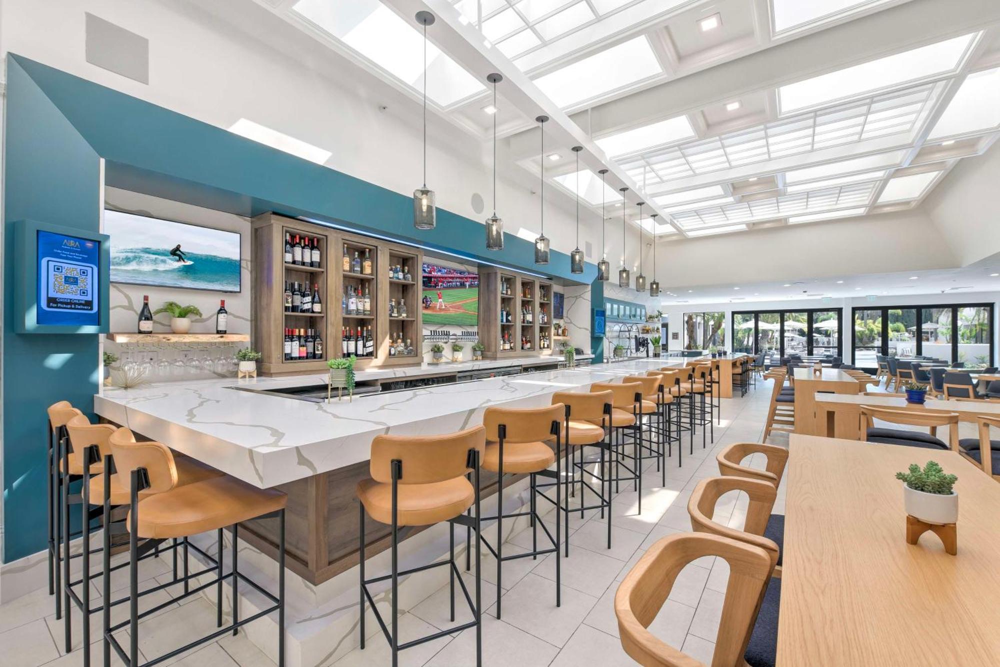 Отель Hilton Irvine/Orange County Airport Экстерьер фото