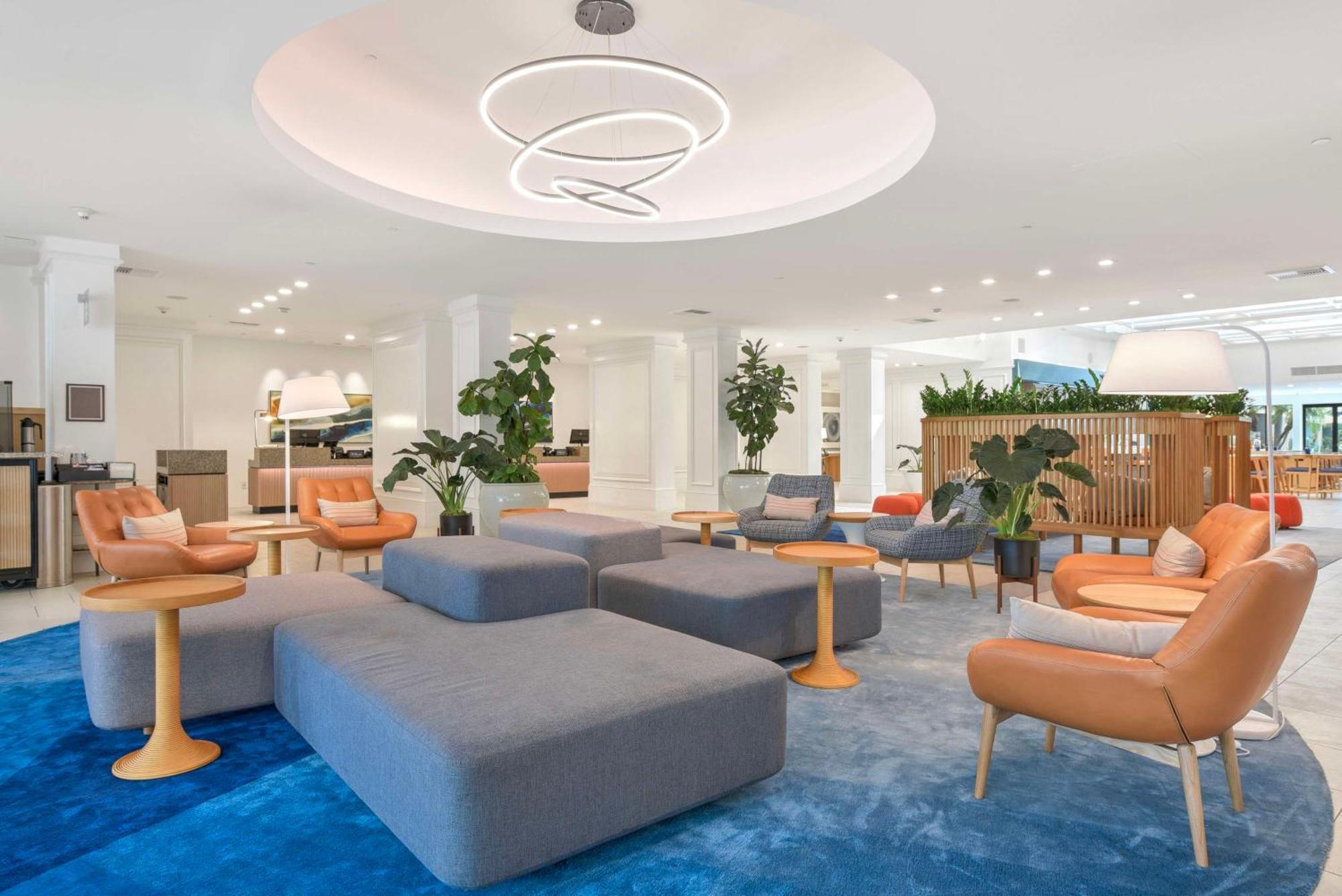 Отель Hilton Irvine/Orange County Airport Экстерьер фото