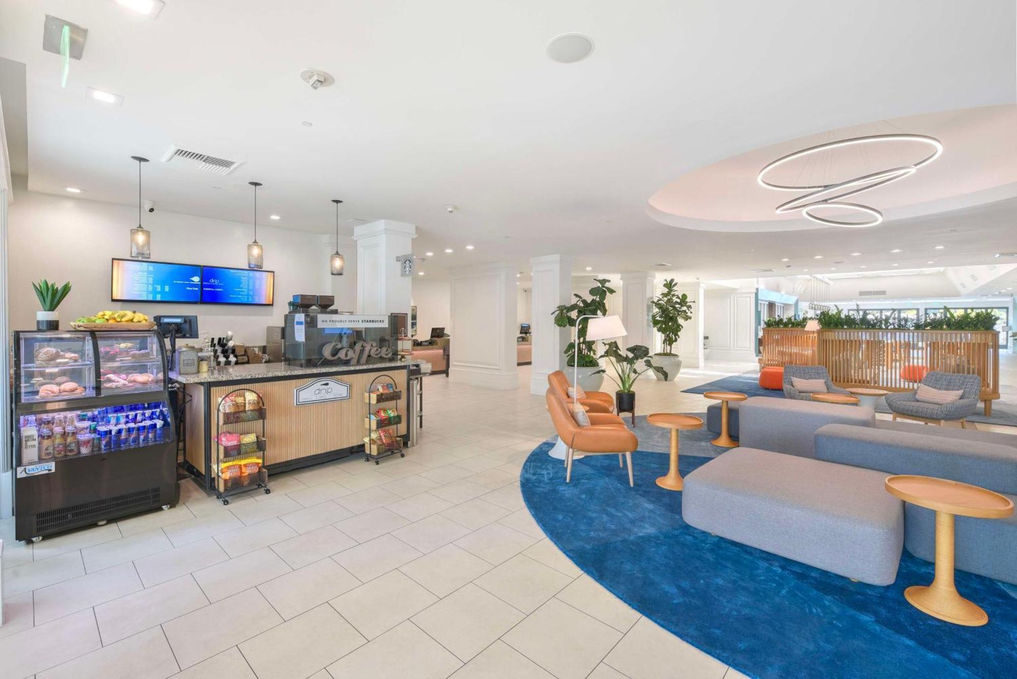 Отель Hilton Irvine/Orange County Airport Экстерьер фото