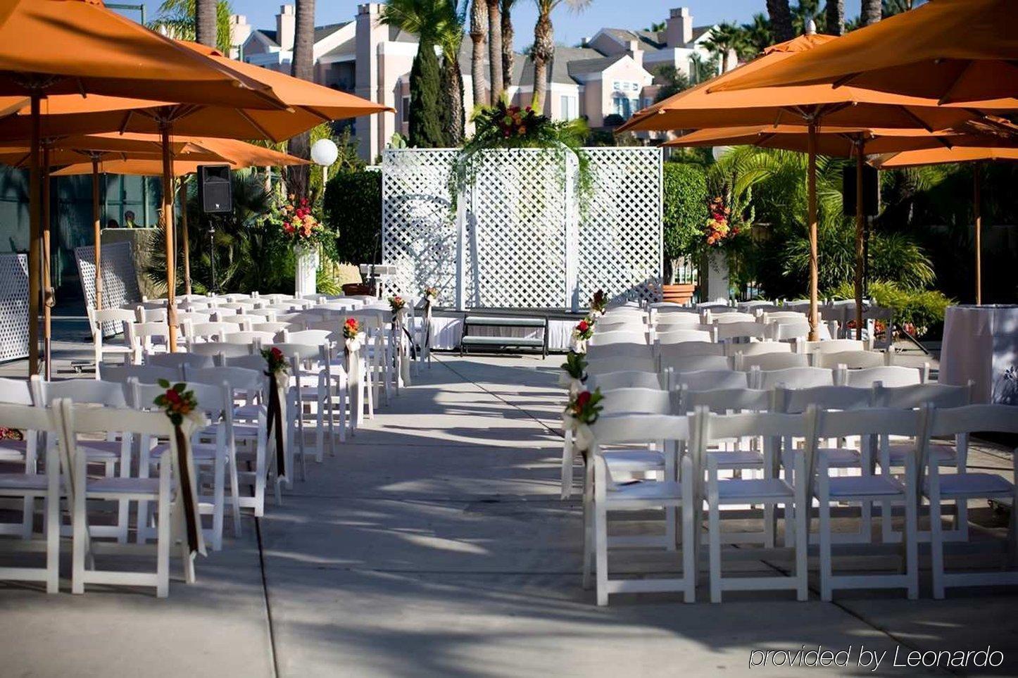 Отель Hilton Irvine/Orange County Airport Удобства фото